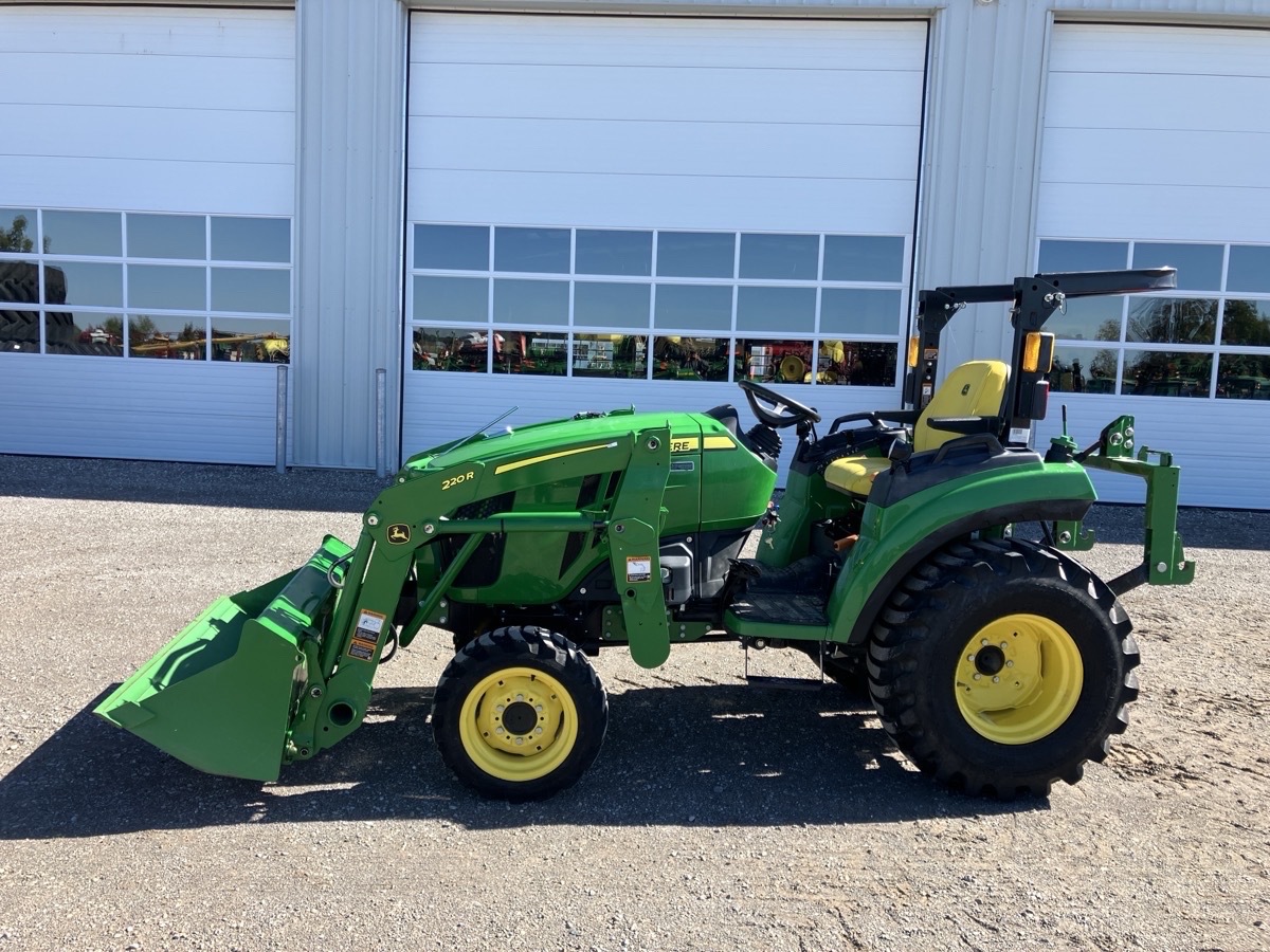 2023 John Deere 2038R Image 3