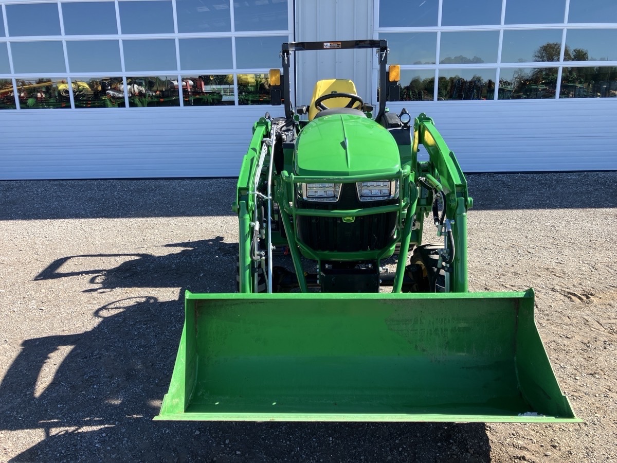 2023 John Deere 2038R Image 4