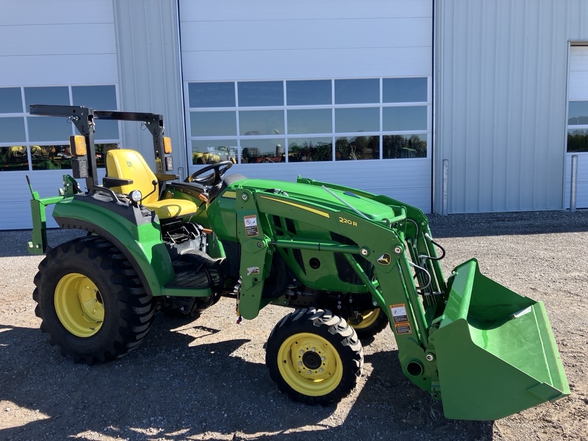 2023 John Deere 2038R Image 5