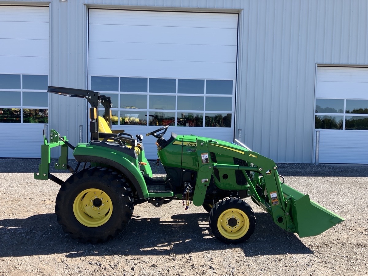 2023 John Deere 2038R Image 6