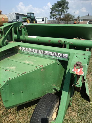 1995 John Deere 910