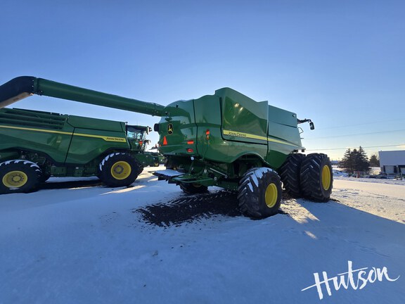 Photo of 2023 John Deere S790