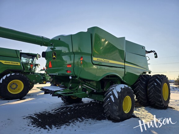 Photo of 2023 John Deere S790