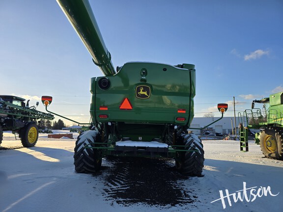 Photo of 2023 John Deere S790