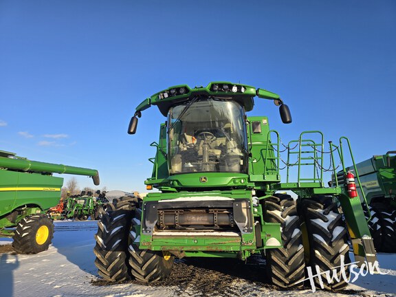 Photo of 2023 John Deere S790
