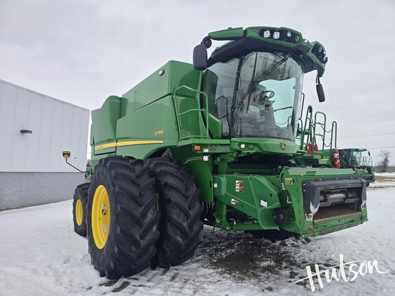 Photo of 2023 John Deere S790