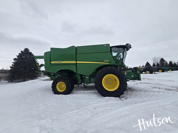 Photo of 2023 John Deere S790