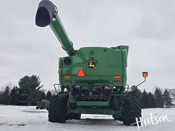 Photo of 2023 John Deere S790