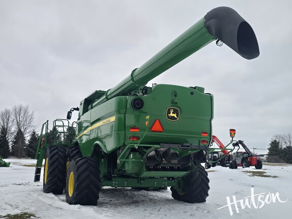 Photo of 2023 John Deere S790
