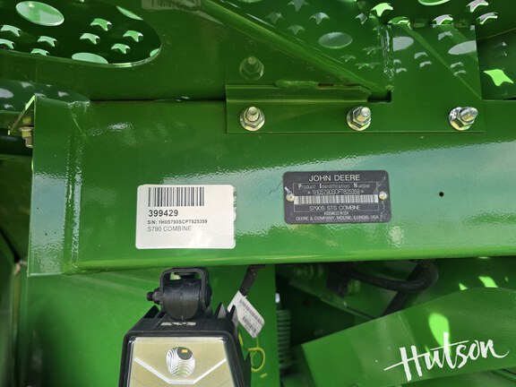 Photo of 2023 John Deere S790