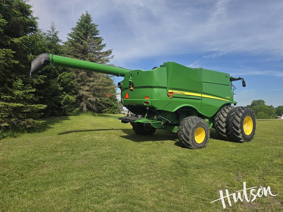 Photo of 2023 John Deere S790