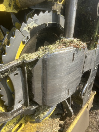 Used 2024 John Deere 375 Self Propelled Forage Harvester Heads: Rotary at Horizon Ag & Turf in Barrhead, AB - Photo7