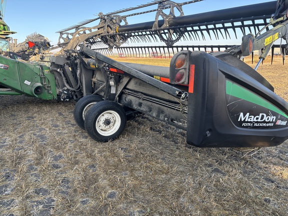 Used 2018 MacDon FD75-35 Combine Platforms at Horizon Ag & Turf in Mayerthorpe, AB - Photo3