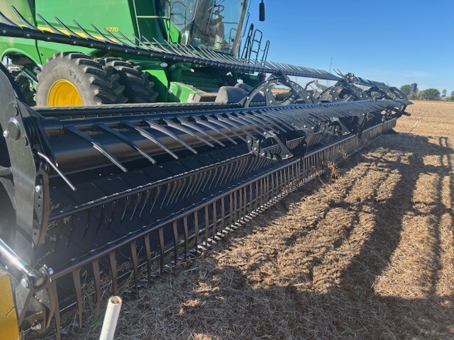 2020 MacDon FD140 Image 5