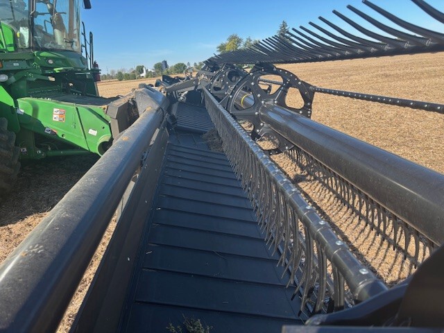 2020 MacDon FD140 Image 6