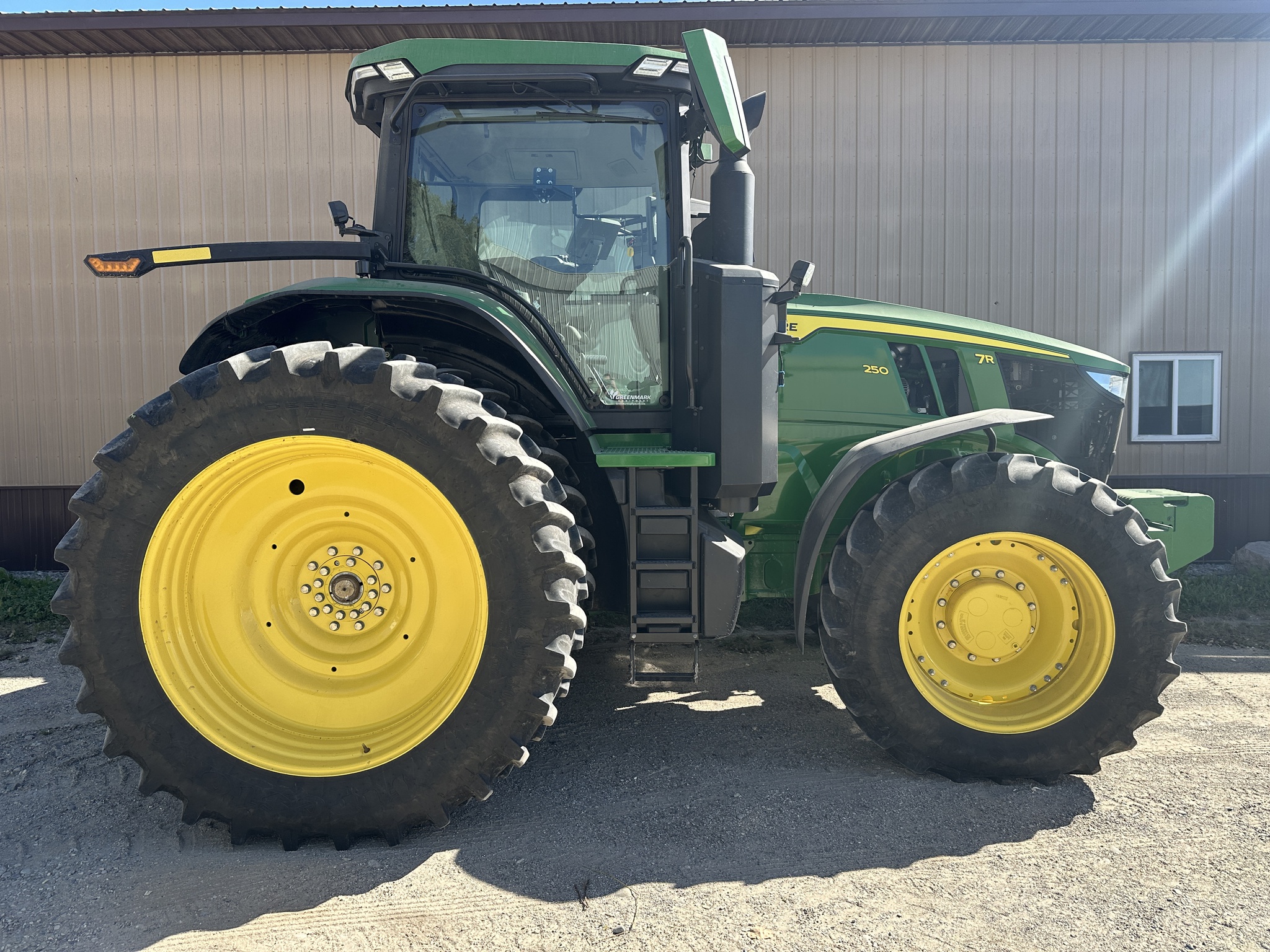 2023 John Deere 7R 250 Image 3