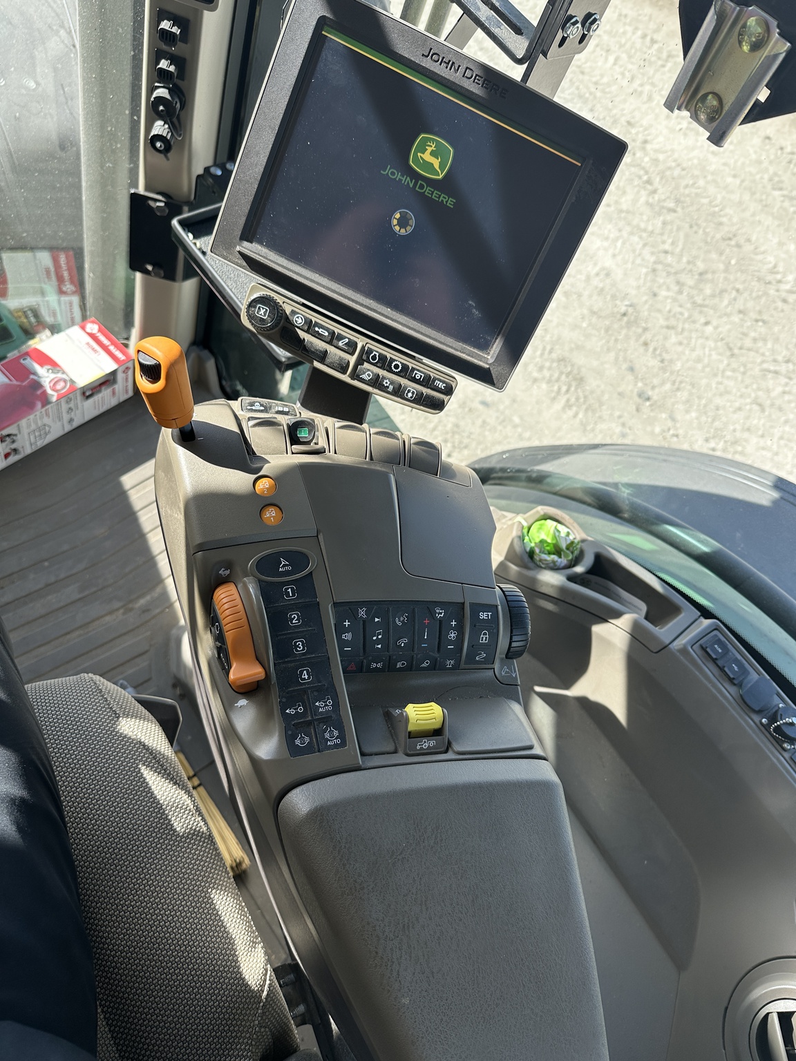 2023 John Deere 7R 250 Image 8