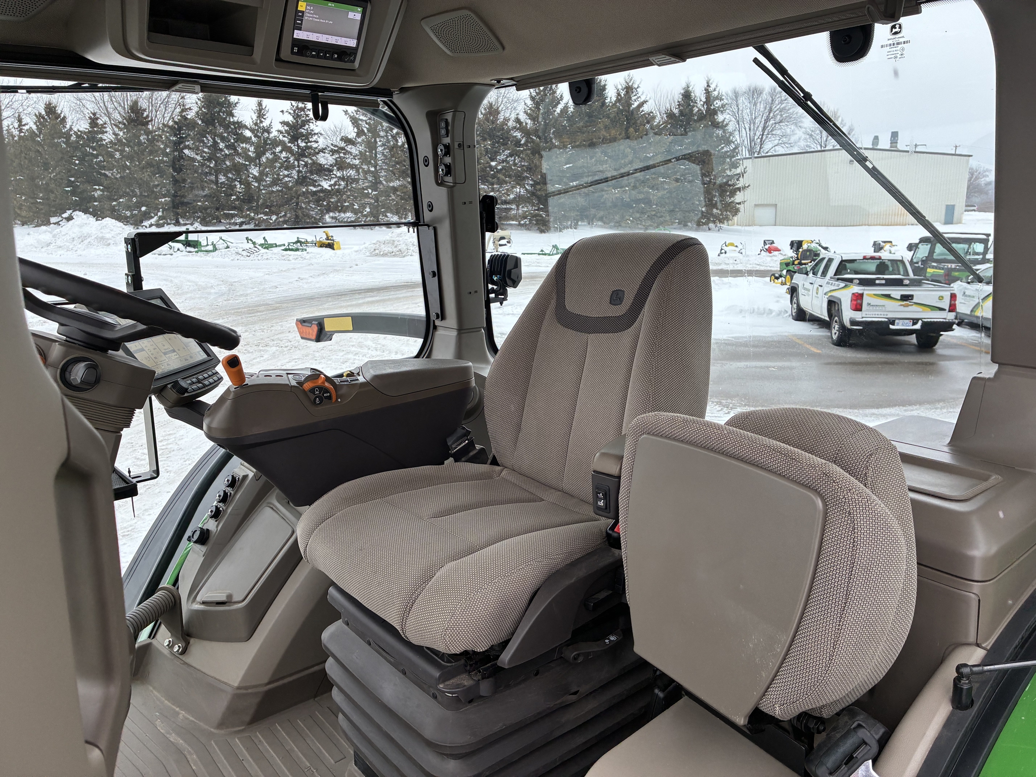 2023 John Deere 7R 250 Image 9