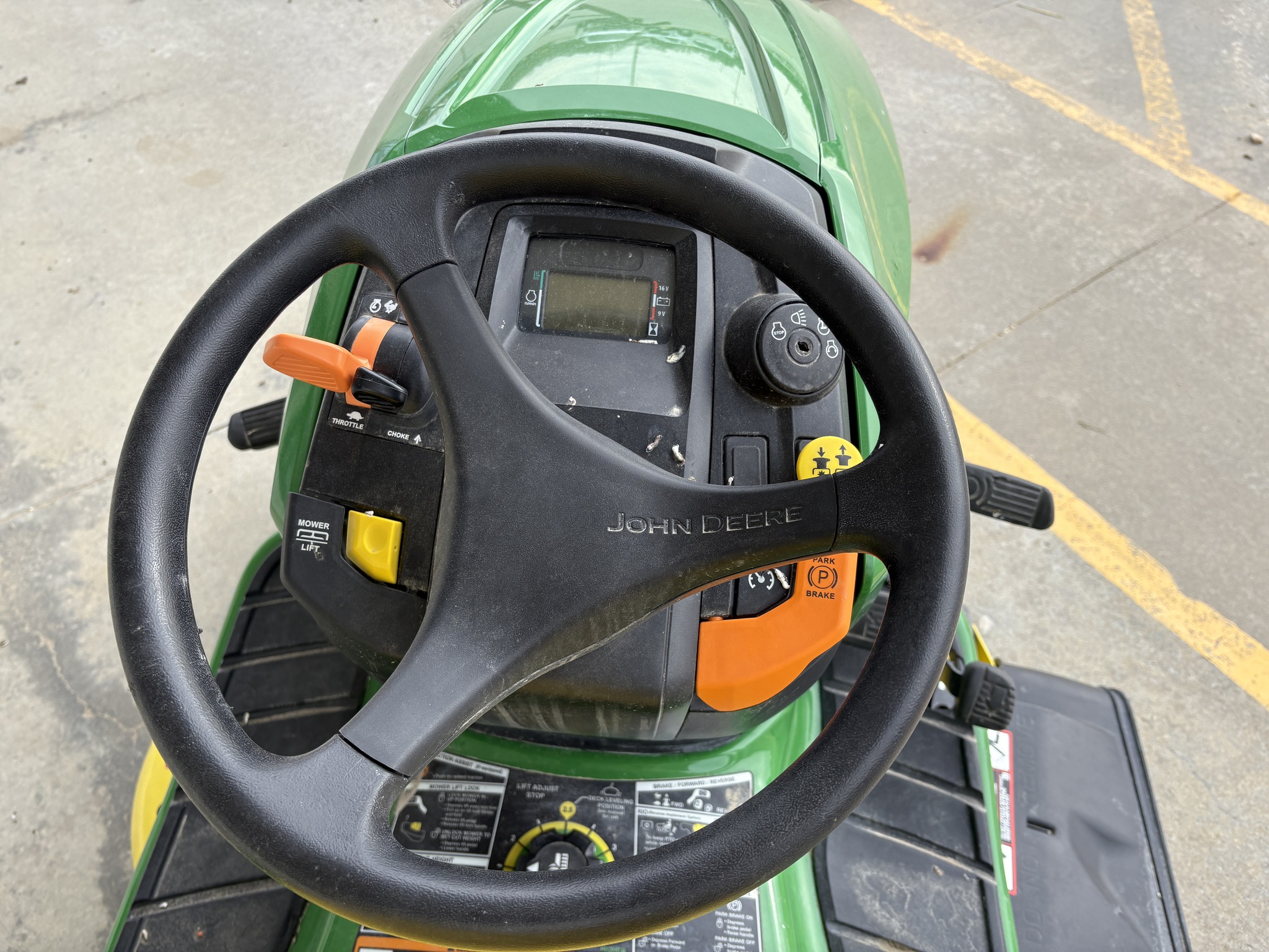 2022 John Deere X354 Image 5