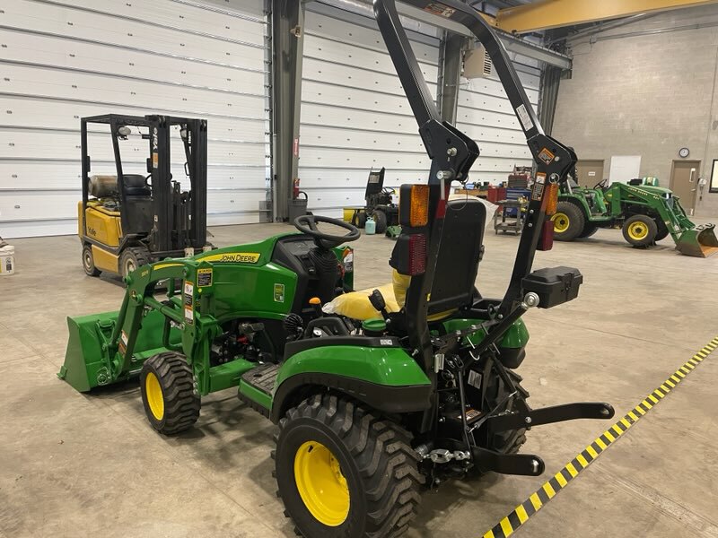 2025 John Deere 1025R Image 5