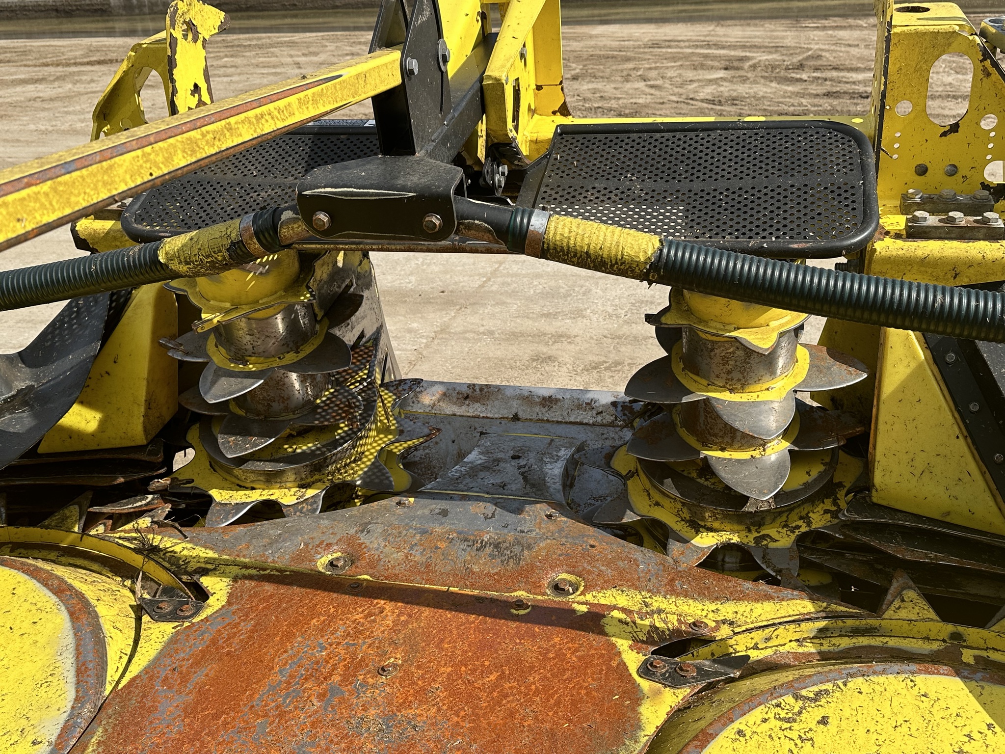 2022 John Deere 772 Image 9