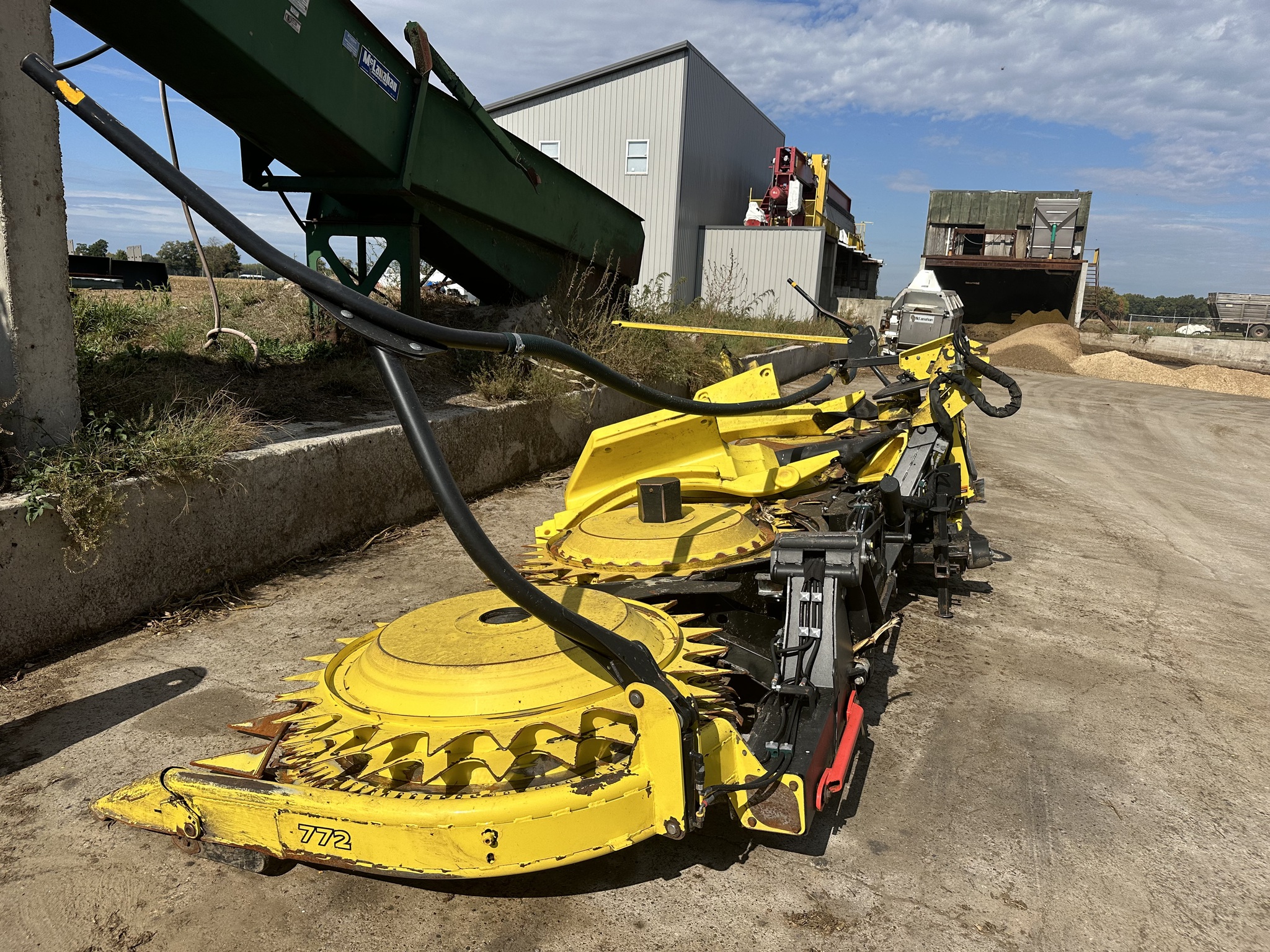 2022 John Deere 772 Image 12