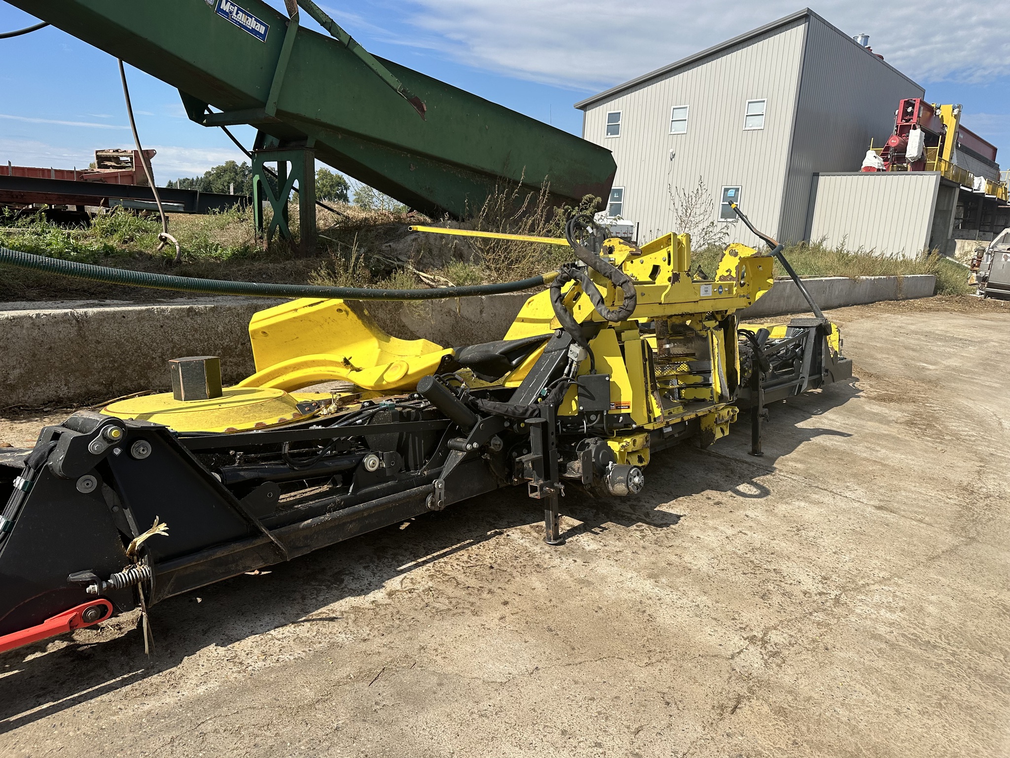 2022 John Deere 772 Image 13