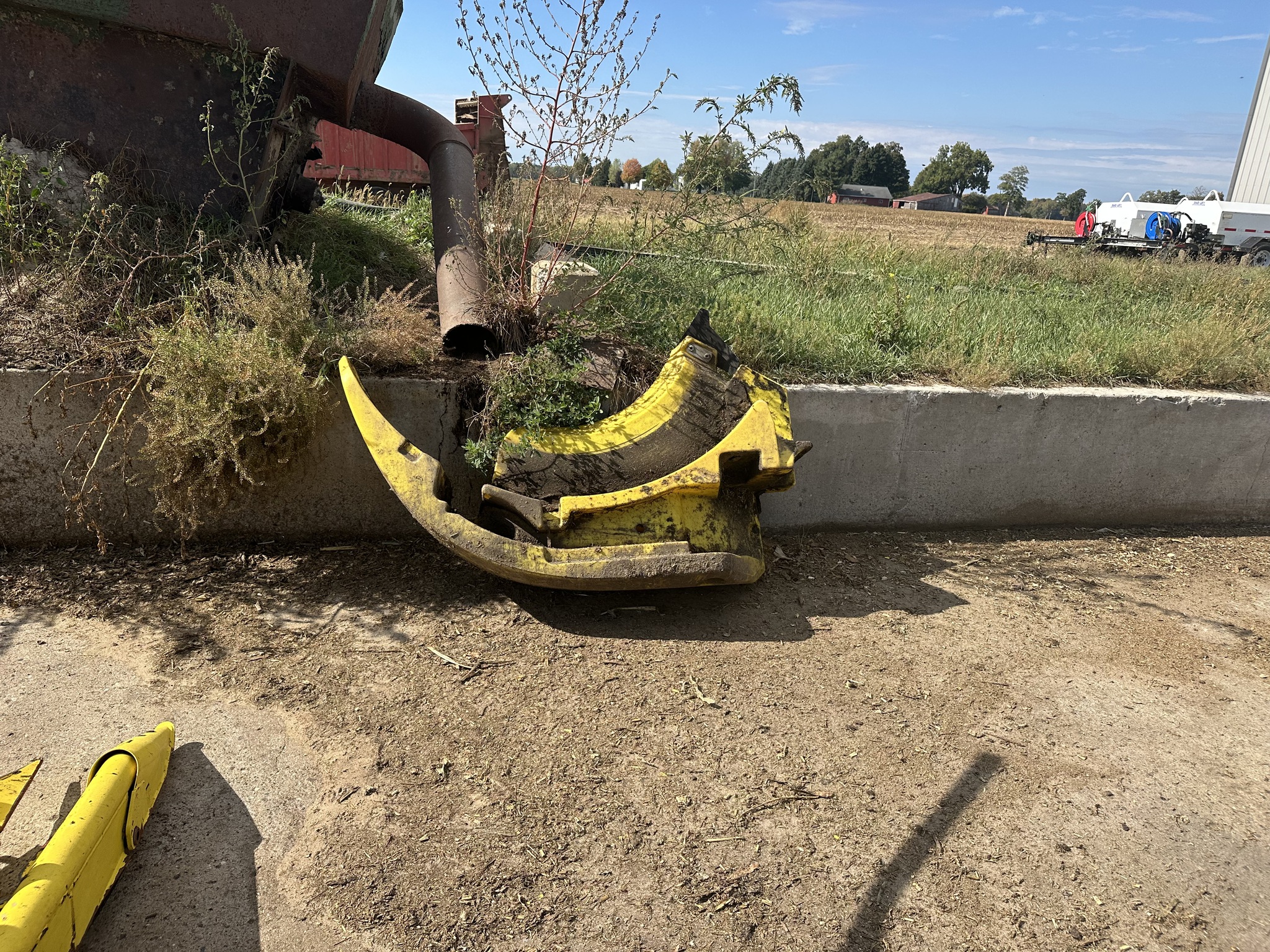 2022 John Deere 772 Image 16