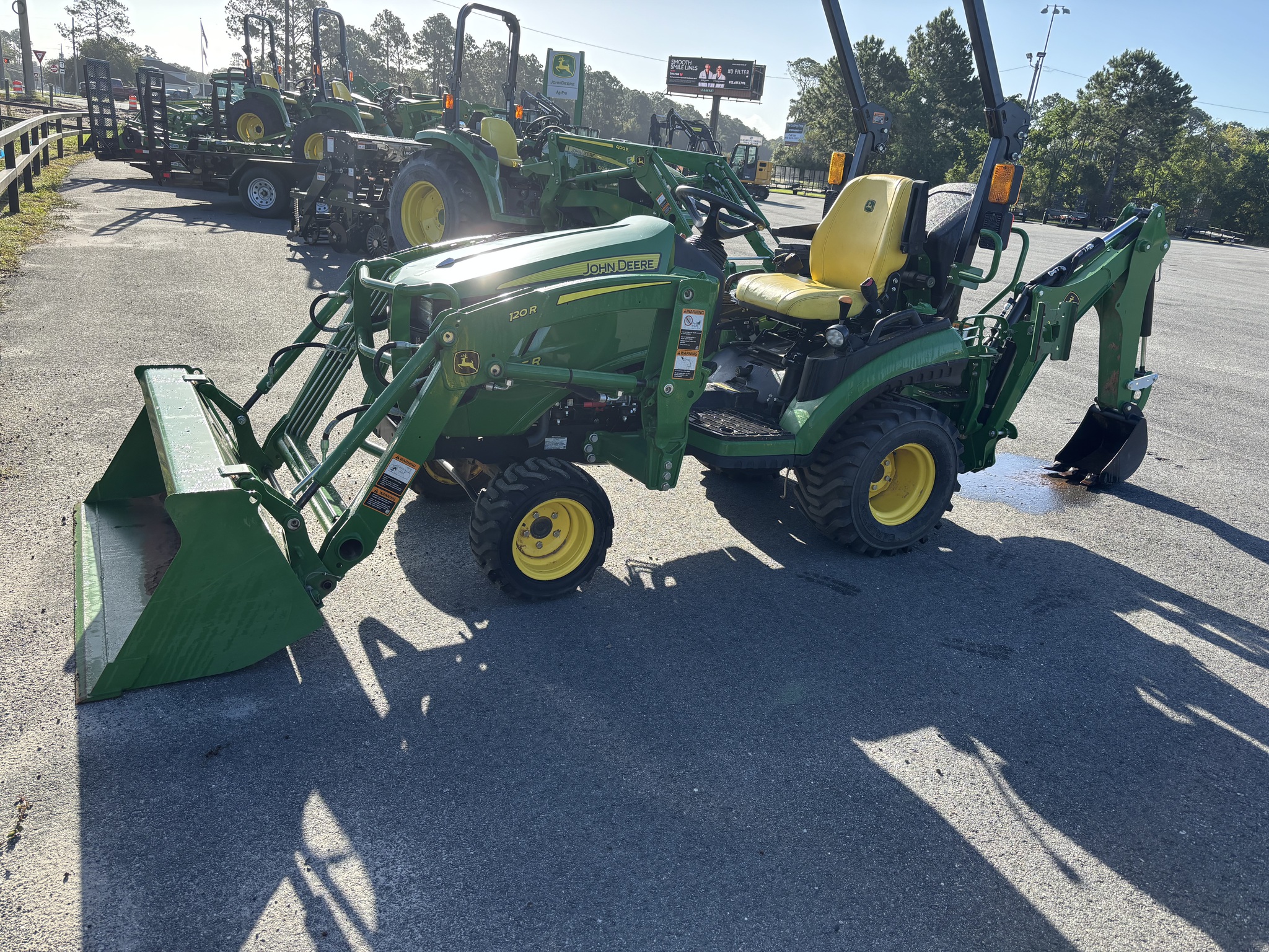 2024 John Deere 1025R Image 2