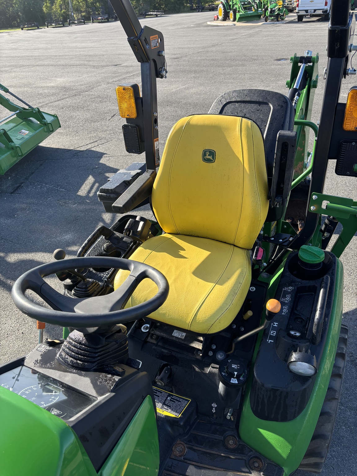2024 John Deere 1025R Image 5