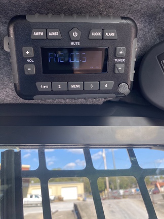 2024 John Deere 317G Photo 5