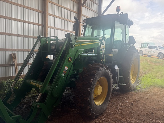 Photo of 2020 John Deere 6105E