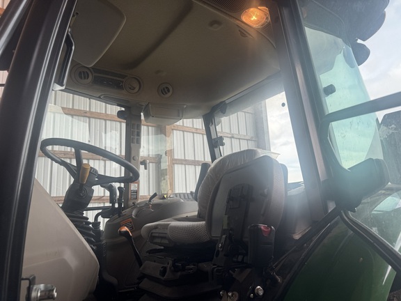 Photo of 2020 John Deere 6105E