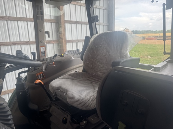 Photo of 2020 John Deere 6105E