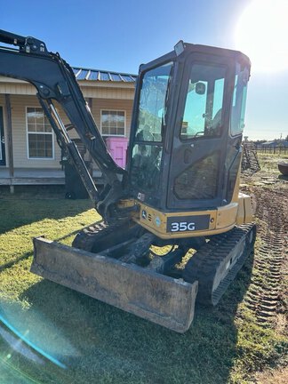 2017 John Deere 35G