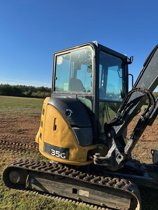 2017 John Deere 35G