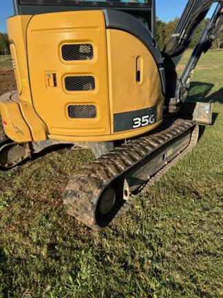 2017 John Deere 35G