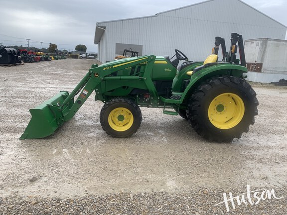 Photo of 2022 John Deere 4044M