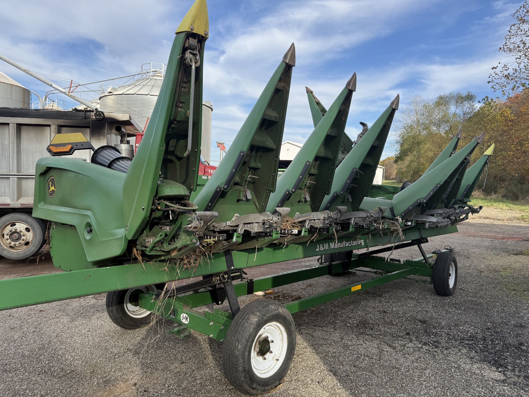 2022 John Deere C8R Image 3