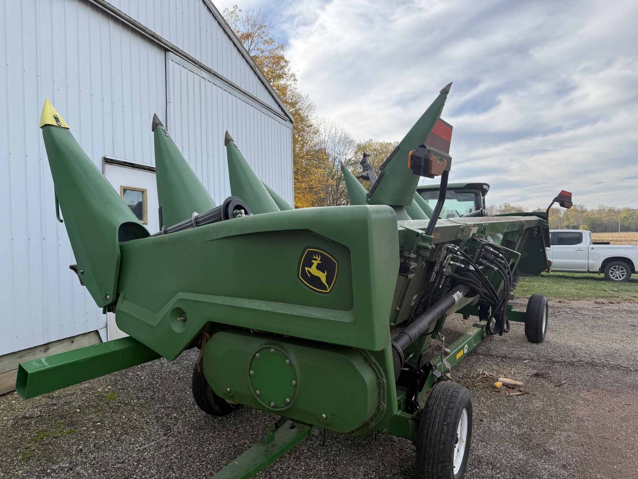 2022 John Deere C8R Image 1