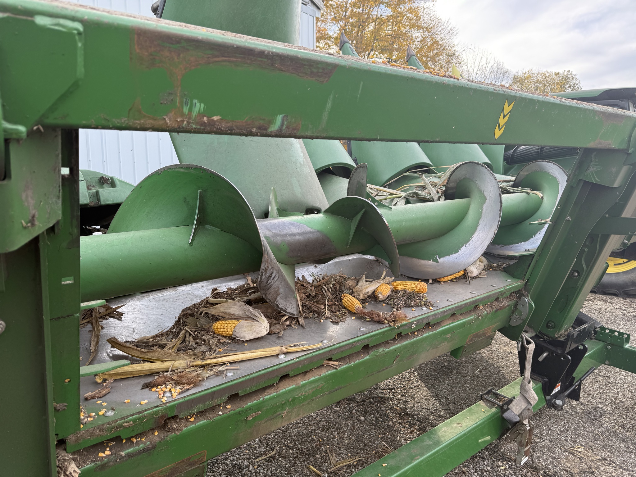 2022 John Deere C8R Image 6