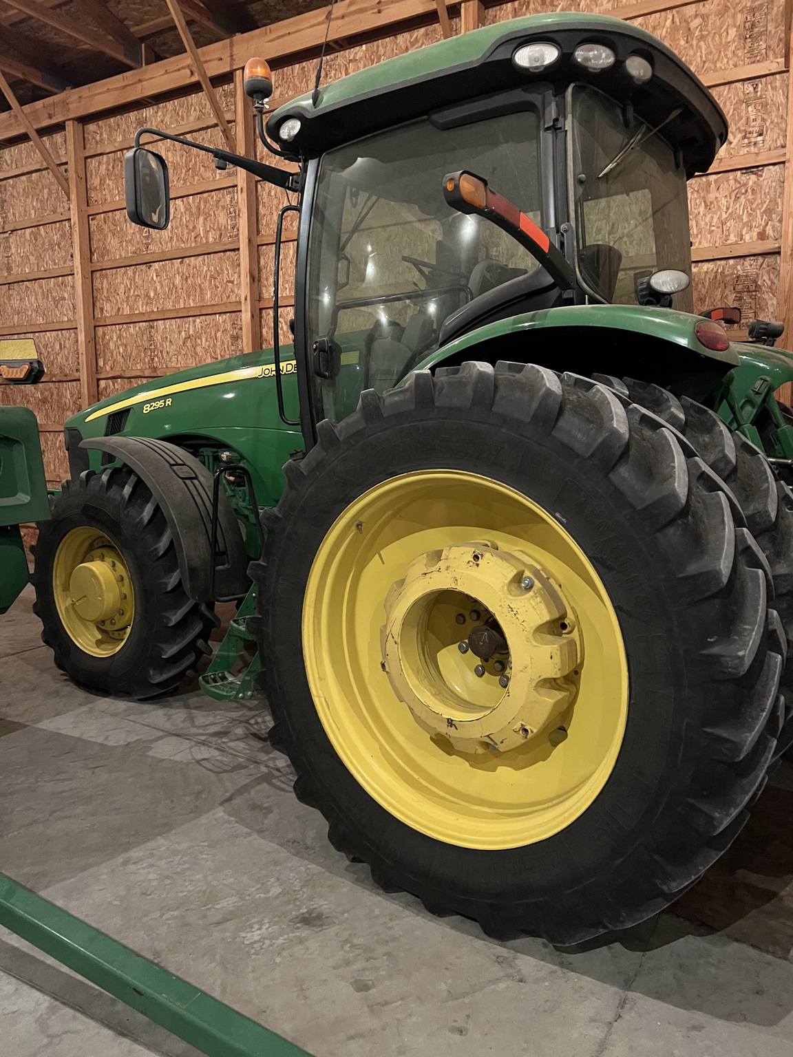 2010 John Deere 8295R Image 2