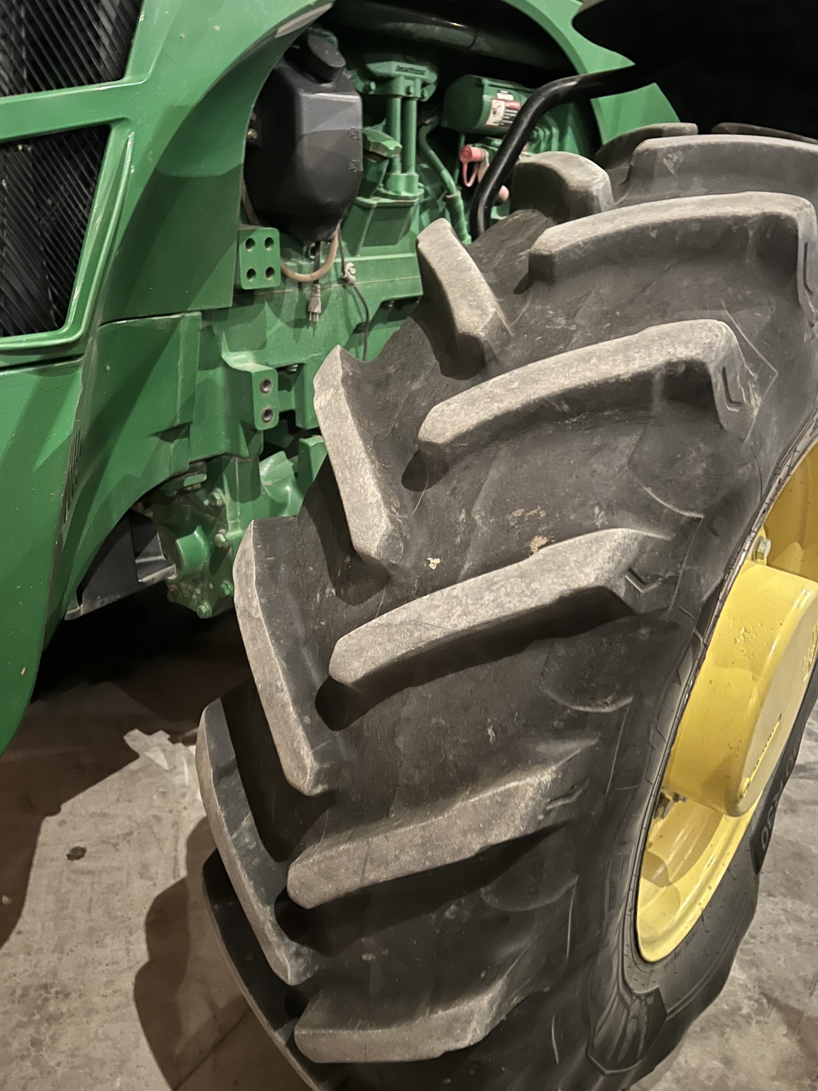 2010 John Deere 8295R Image 5
