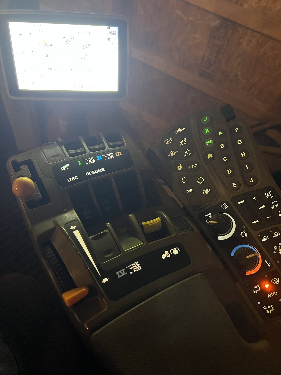 2010 John Deere 8295R Image 9