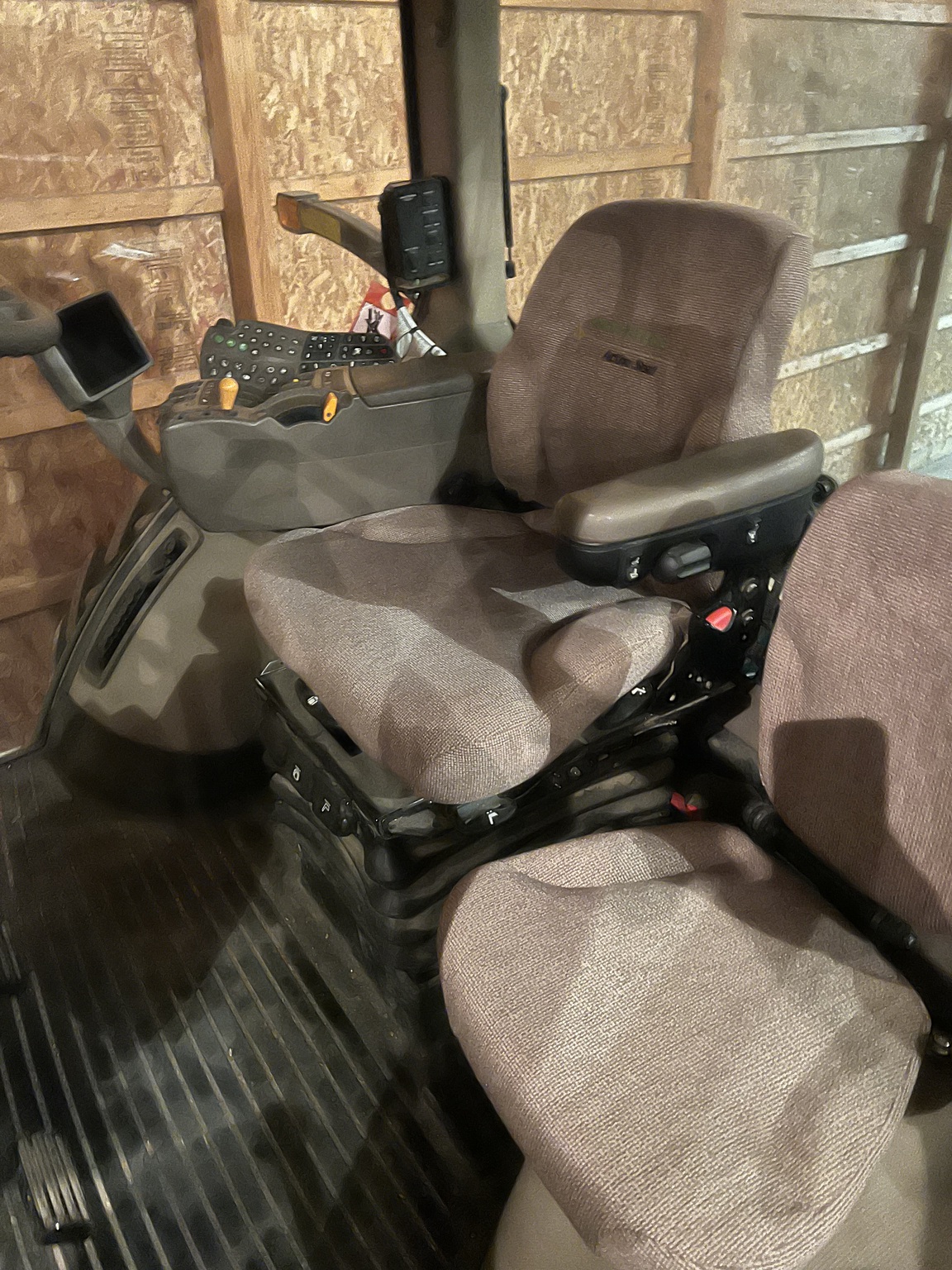 2010 John Deere 8295R Image 8