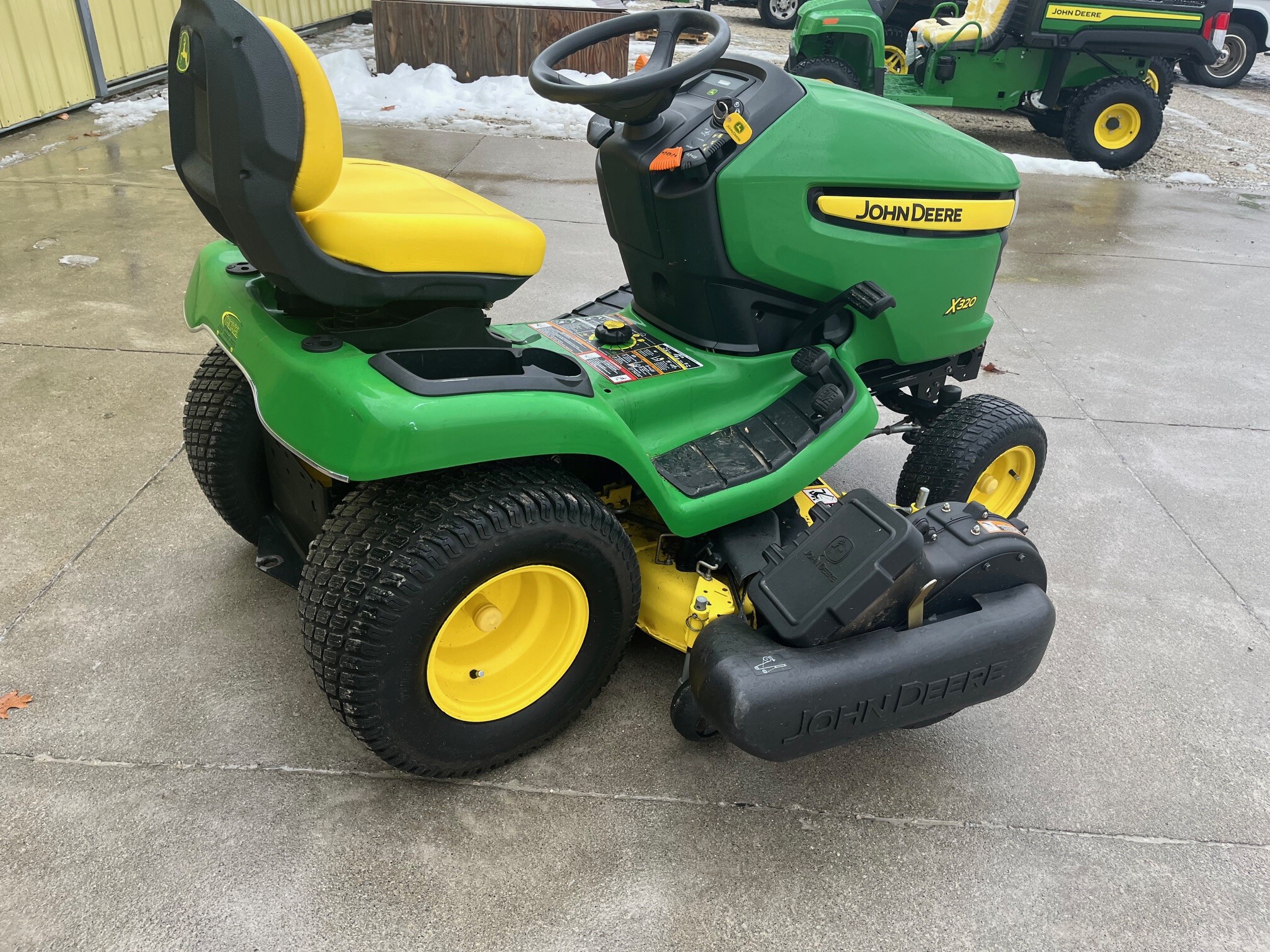 2012 John Deere X320 Image 4