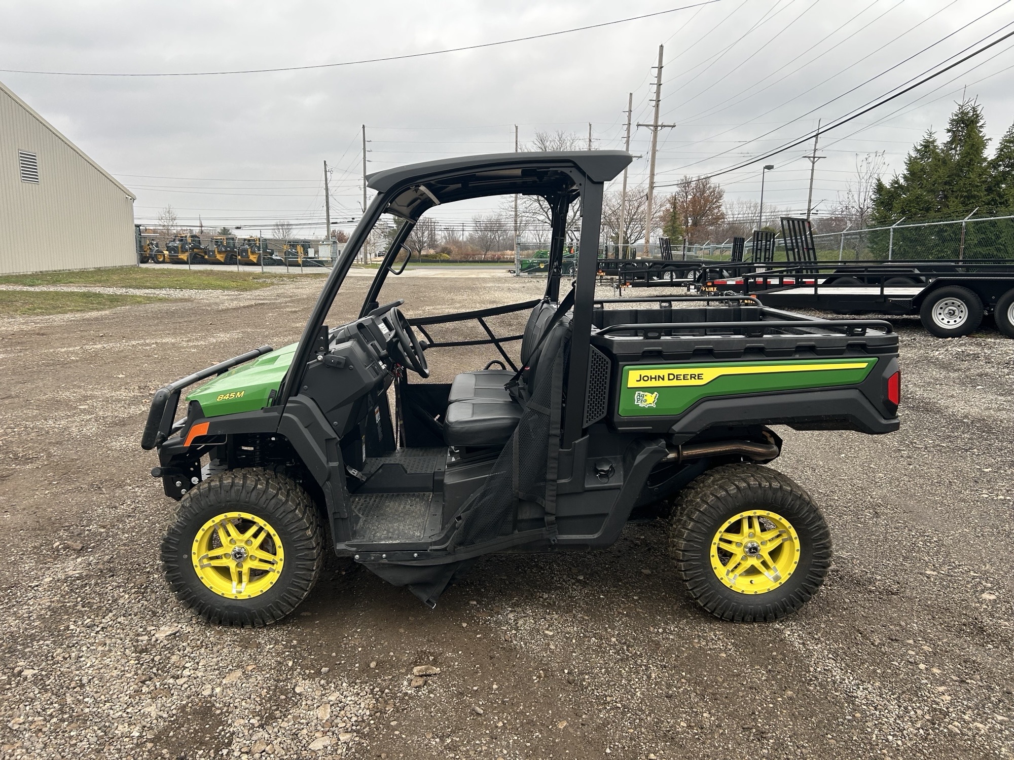 2025 John Deere XUV 845M Image 8