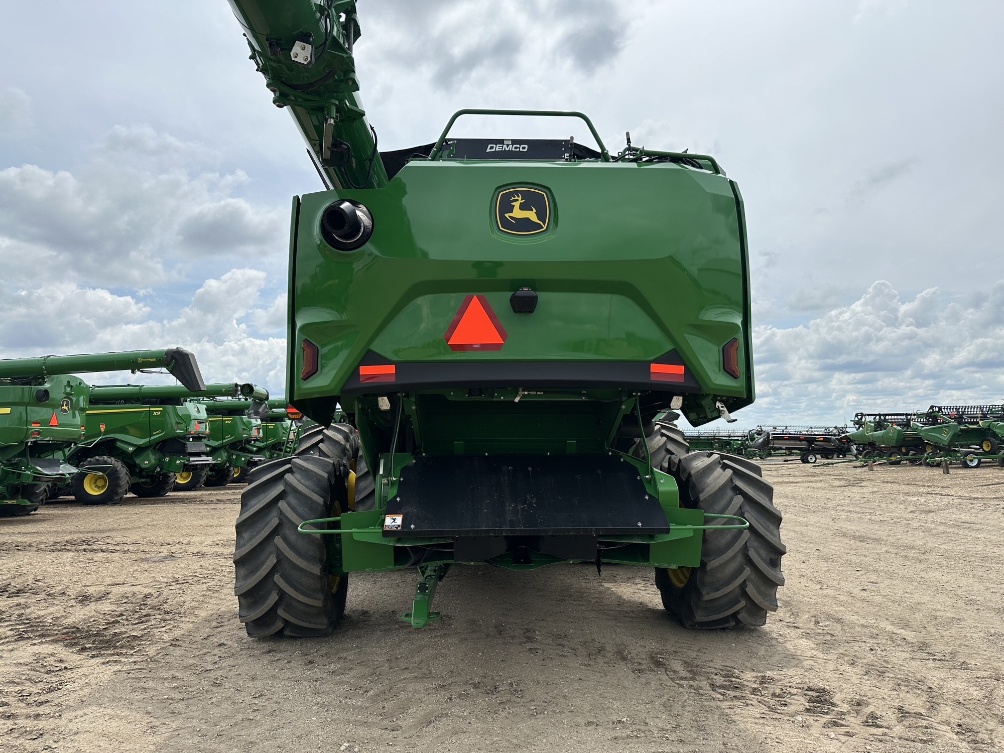 2025 John Deere S7 800 Image 4