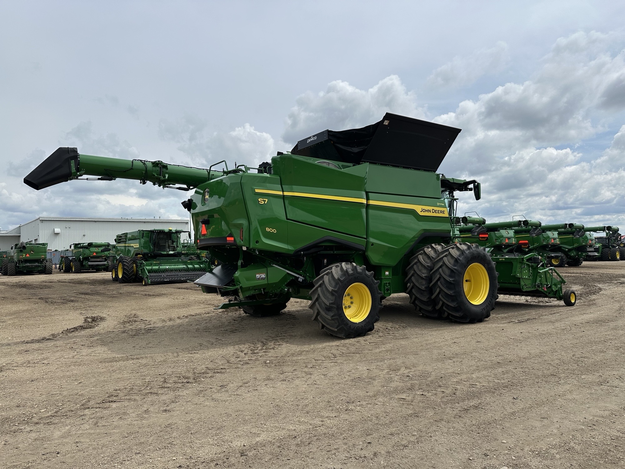 2025 John Deere S7 800 Image 5