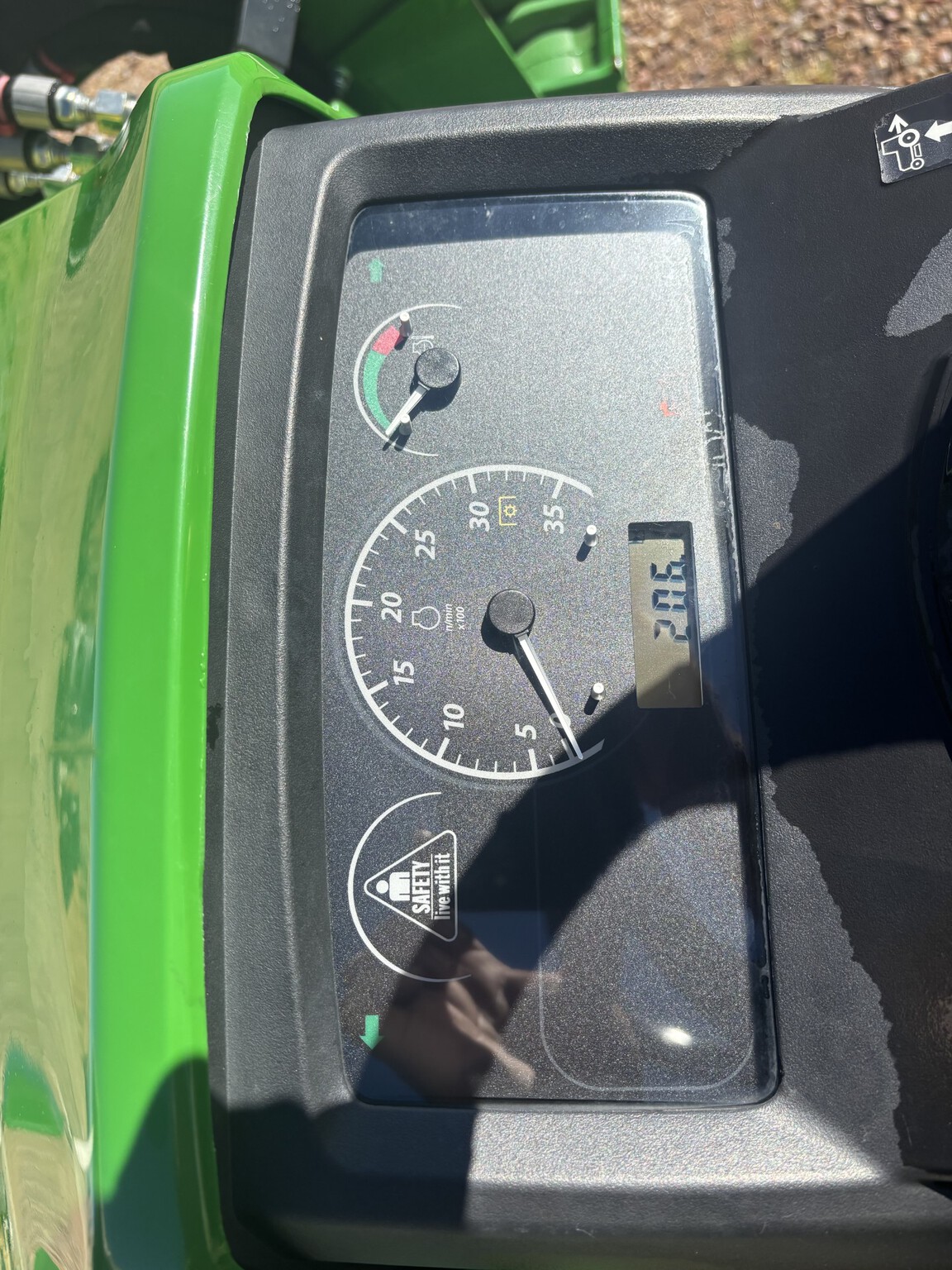 2023 John Deere 1025R Image 2